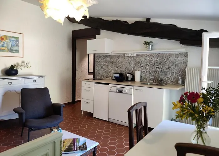 Chateau Ysard بيت للعطل